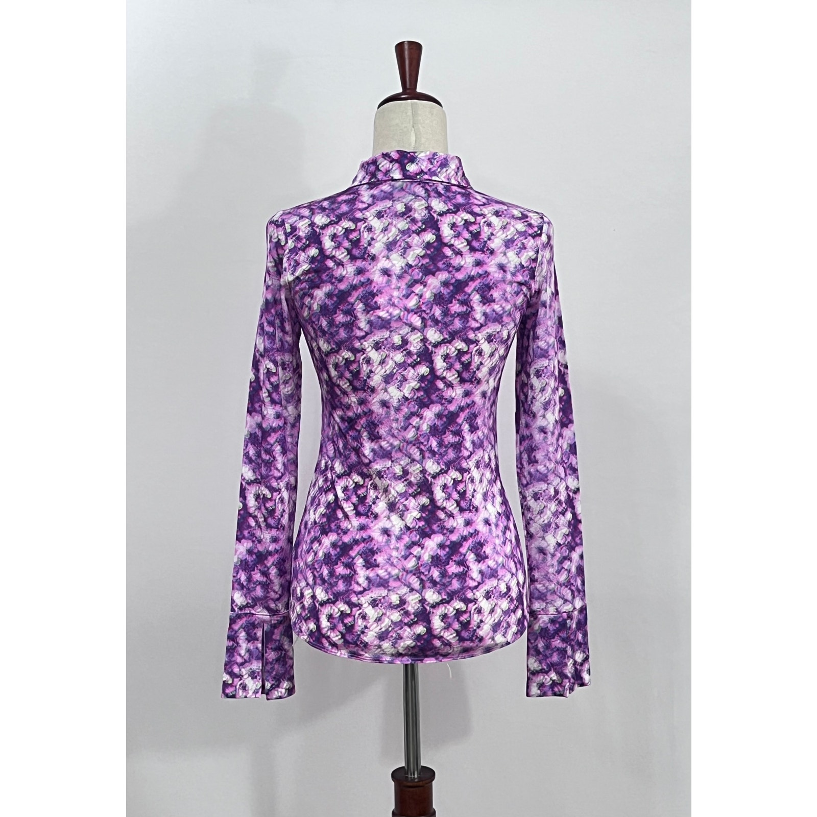Grover Rad Sz S Small Purple Haze Watercolor Floral Button Front Shirt Top Nwt — image 6 of 8